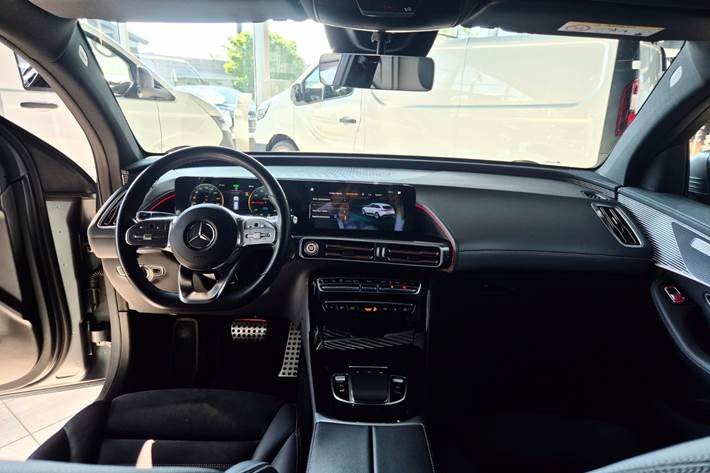 Grå Mercedes EQC400 fra 2023