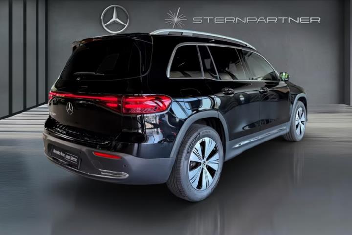 Sort Mercedes EQB250+ fra 2025