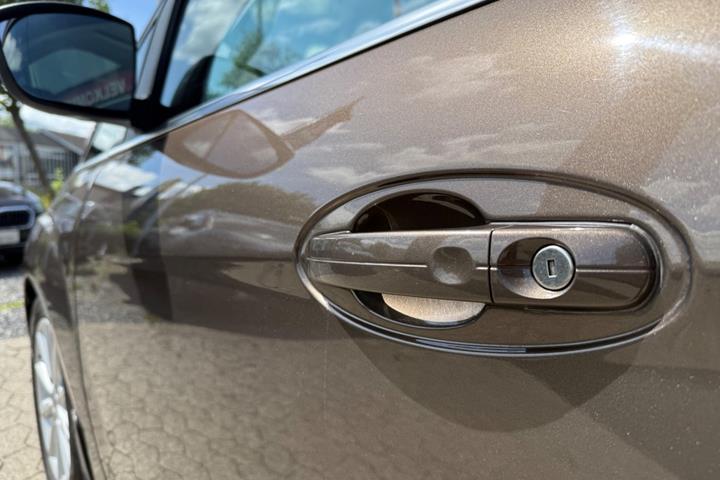 Brun Ford C-MAX fra 2016