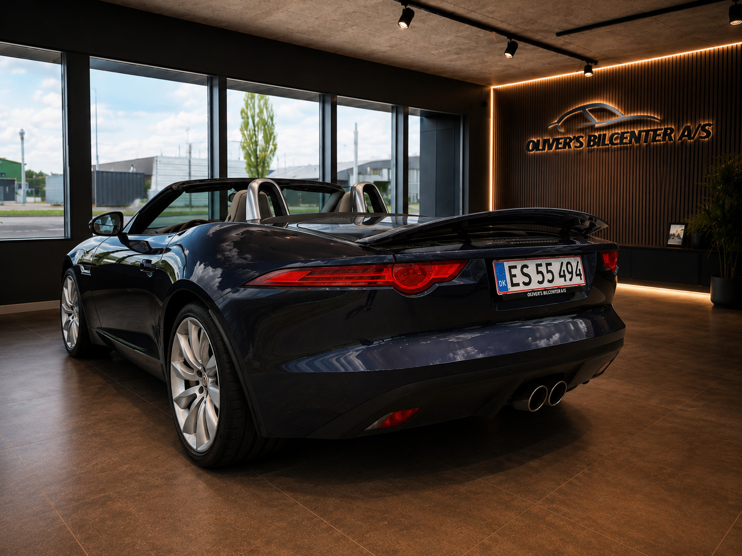 Blå Jaguar F-Type fra 2014