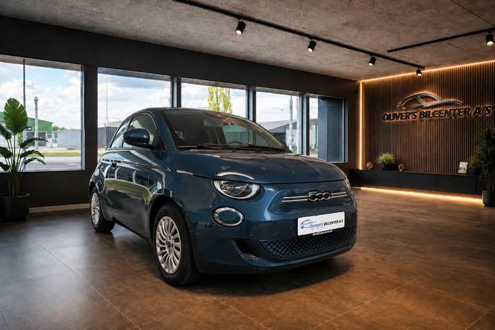 Grøn Fiat 500e fra 2023