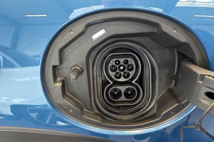 Blå Mini Cooper SE fra 2021