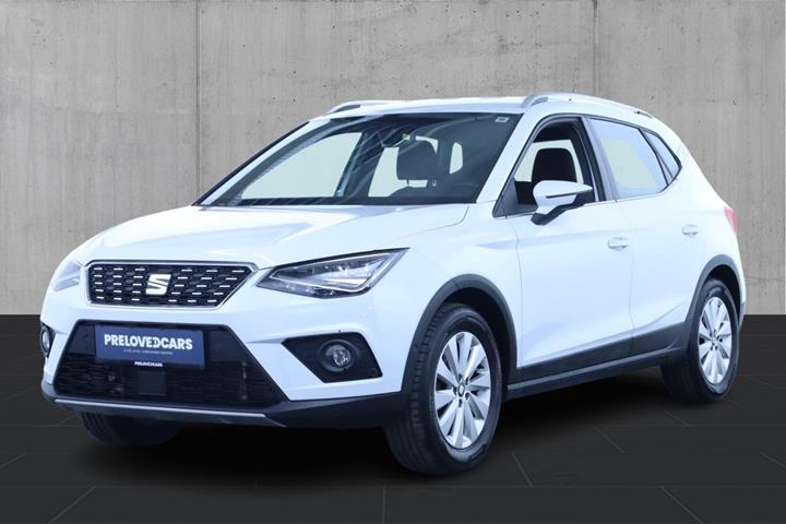 Hvid Seat Arona fra 2020 set udefra