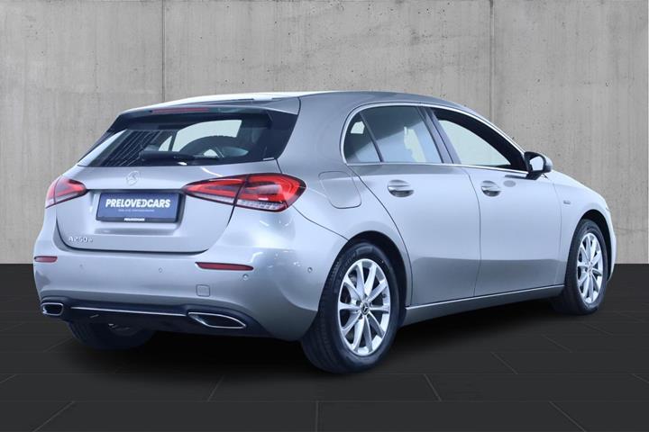 Orange Mercedes A250 e fra 2020