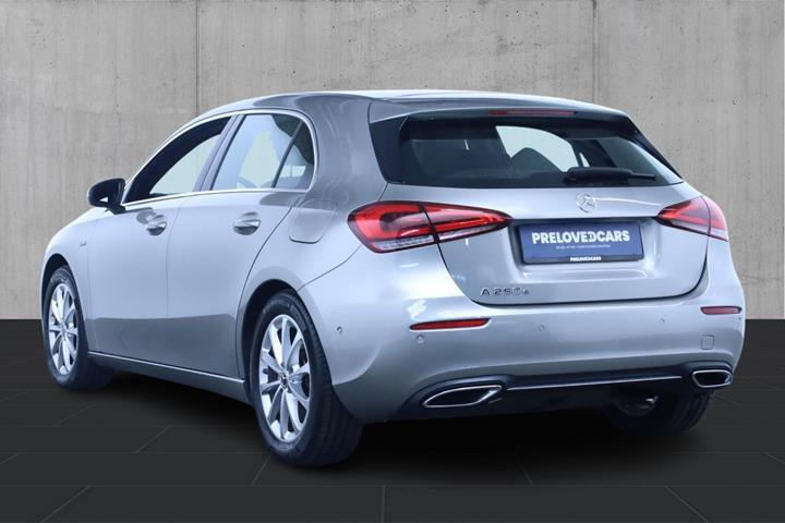 Orange Mercedes A250 e fra 2020