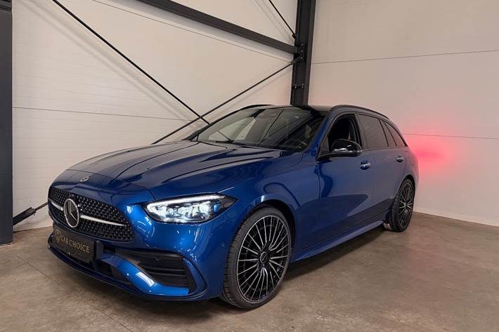 Blå Mercedes C300 e fra 2023