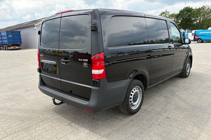 Sort Mercedes Vito 114 fra 2021