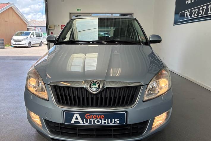 Blå Skoda Fabia fra 2010
