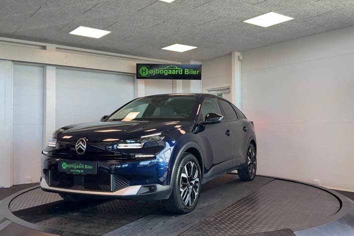 Blå Citroën ë-C4 fra 2025 set udefra