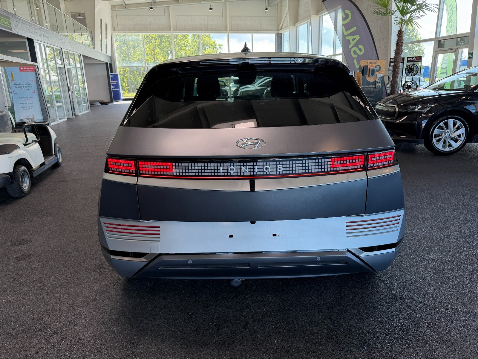 Grå Hyundai Ioniq 5 fra 2022