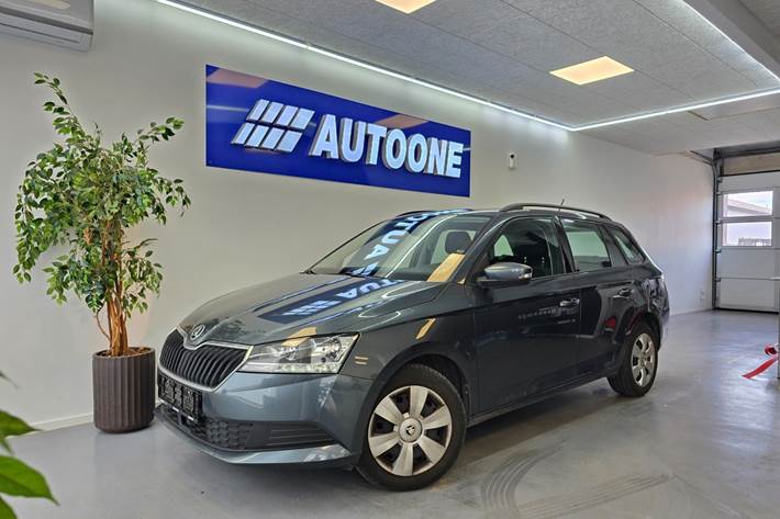 Grå Skoda Fabia fra 2020