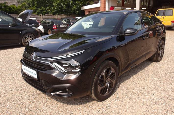 Sort Citroën C4 X fra 2024