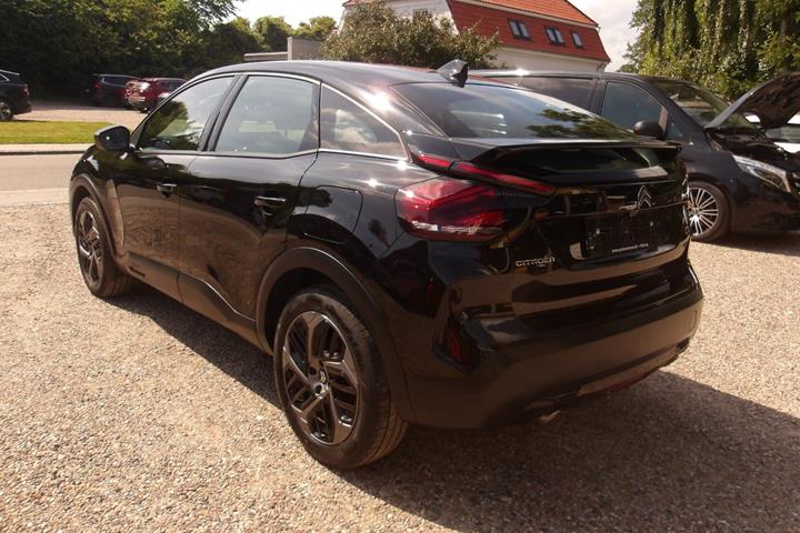Sort Citroën C4 X fra 2024