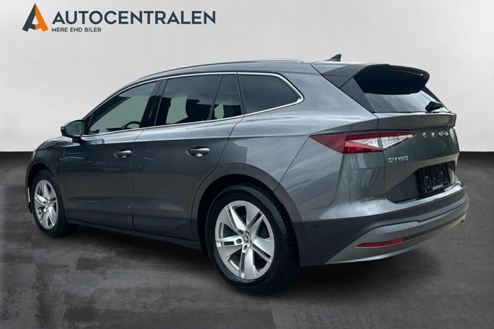 Grå Skoda Enyaq fra 2023