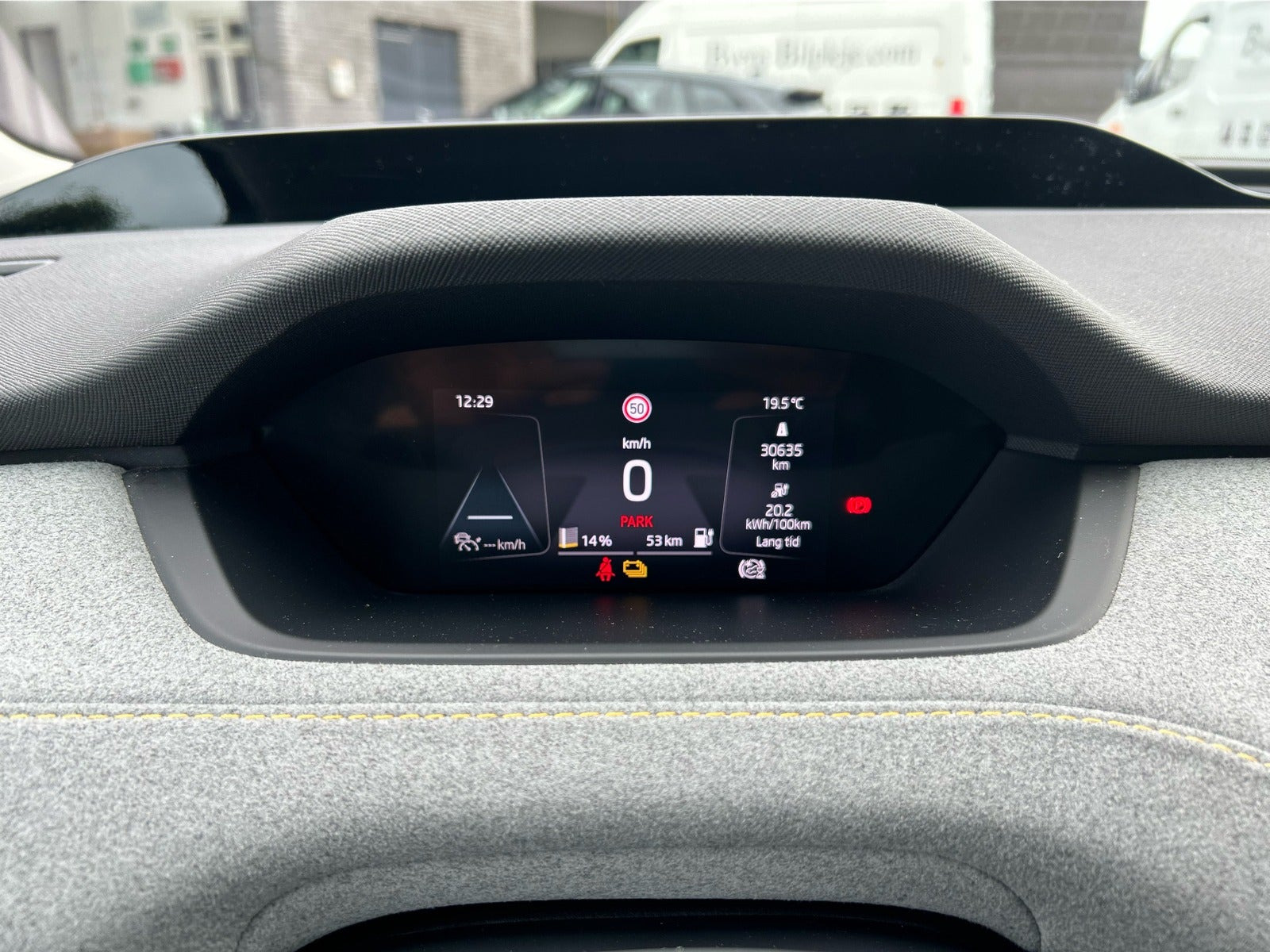 Grå Skoda Enyaq fra 2023