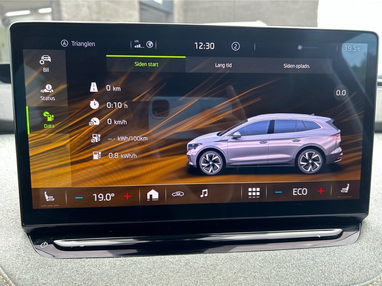Grå Skoda Enyaq fra 2023