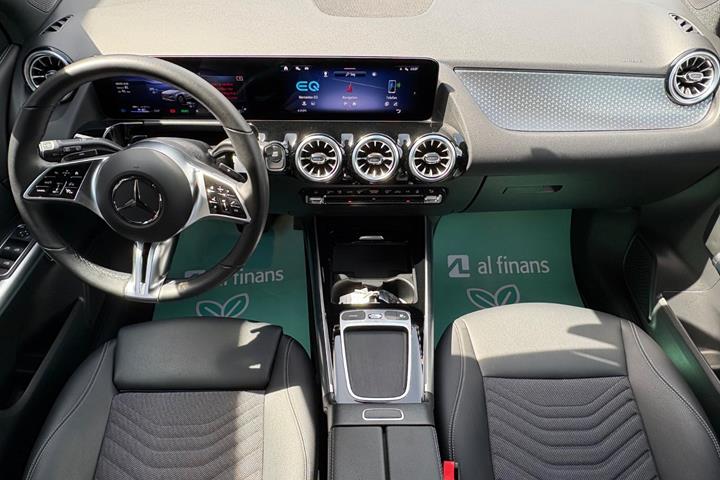 Sort Mercedes EQA350 fra 2025