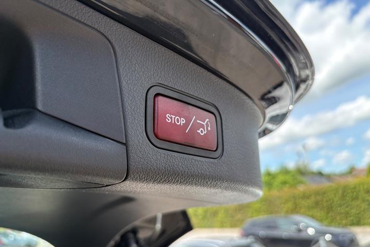 Sort Mercedes EQA350 fra 2025