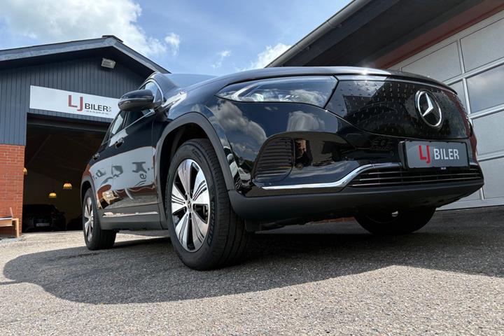 Sort Mercedes EQA350 fra 2025