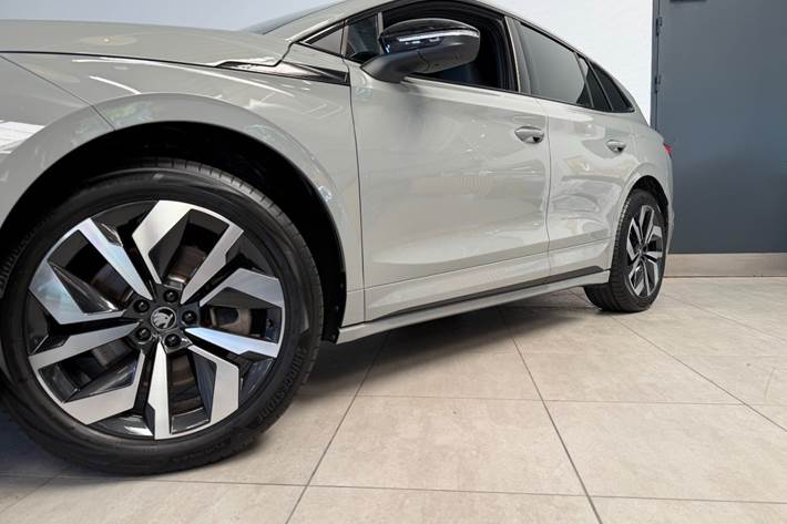 Grå Skoda Enyaq fra 2026