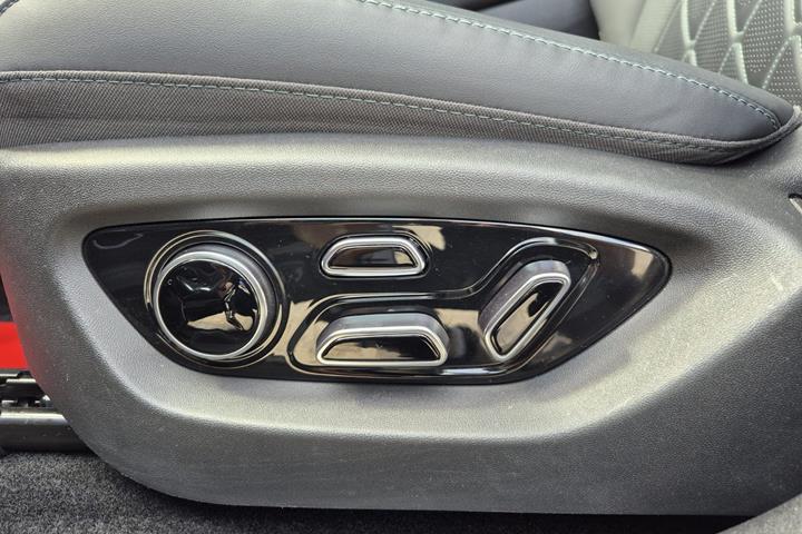 Blå BYD Sealion 7 fra 2025
