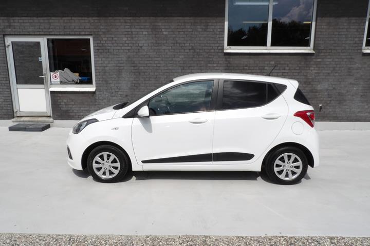 Hvid Hyundai i10 fra 2016