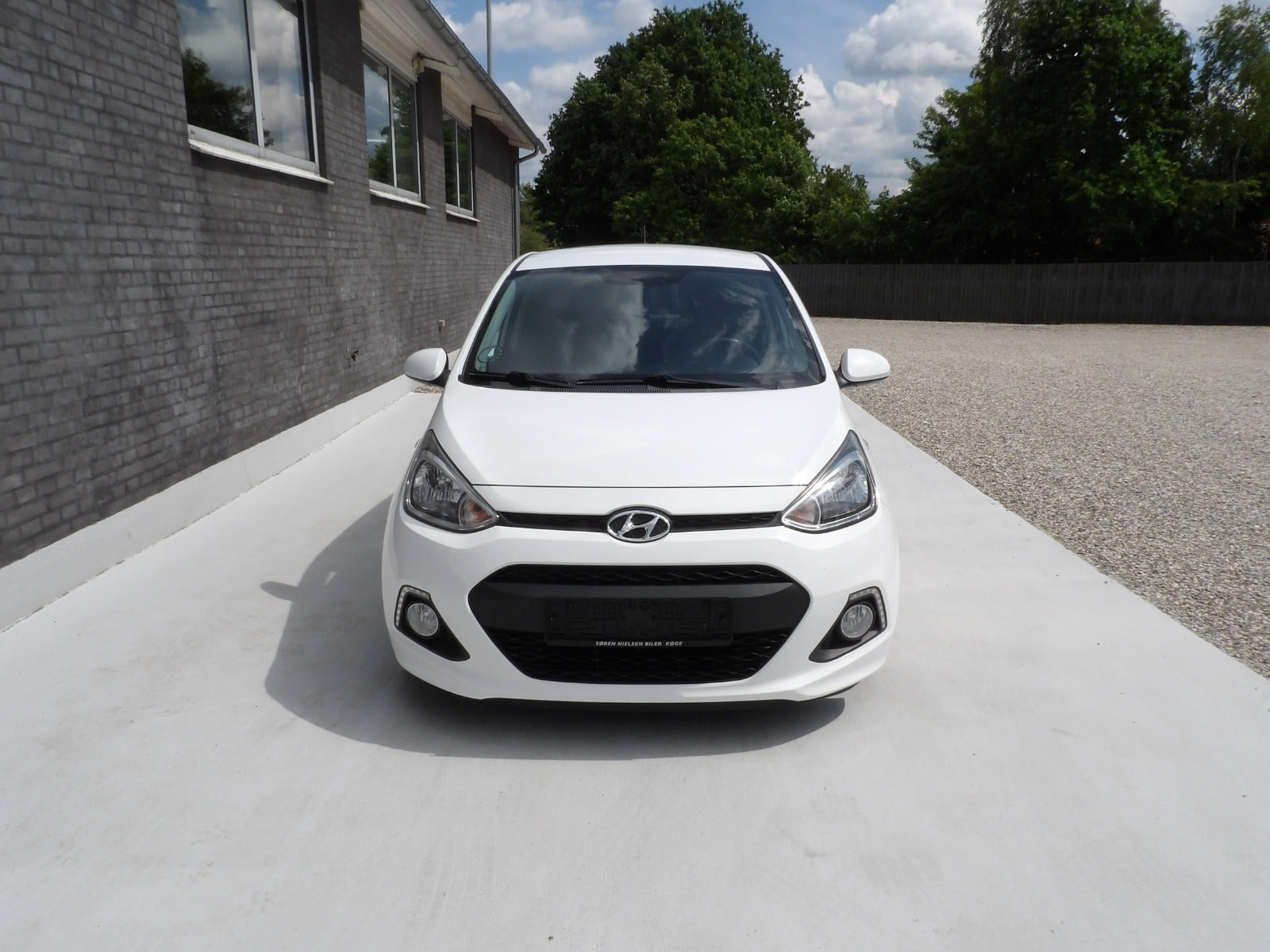 Hvid Hyundai i10 fra 2016