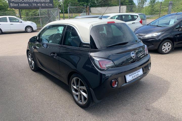 Sort Opel Adam fra 2013