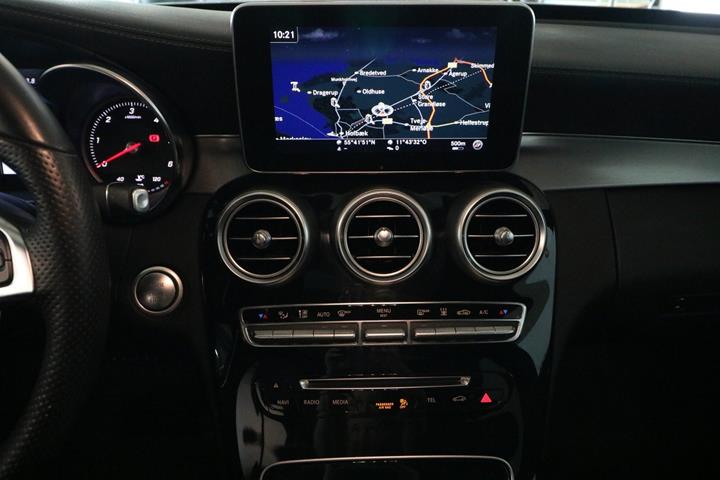 Hvid Mercedes C250 fra 2015