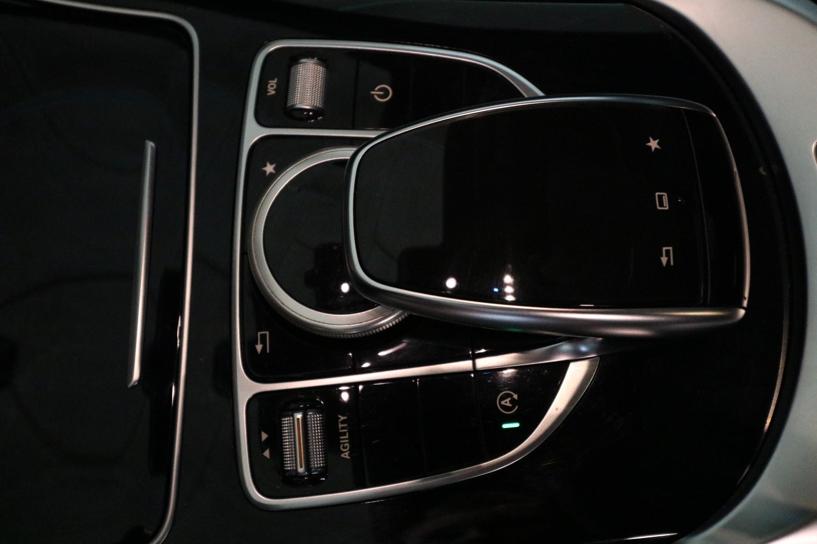 Hvid Mercedes C250 fra 2015