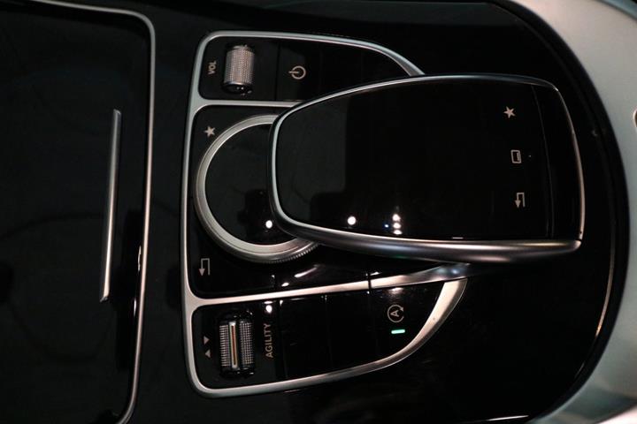 Hvid Mercedes C250 fra 2015