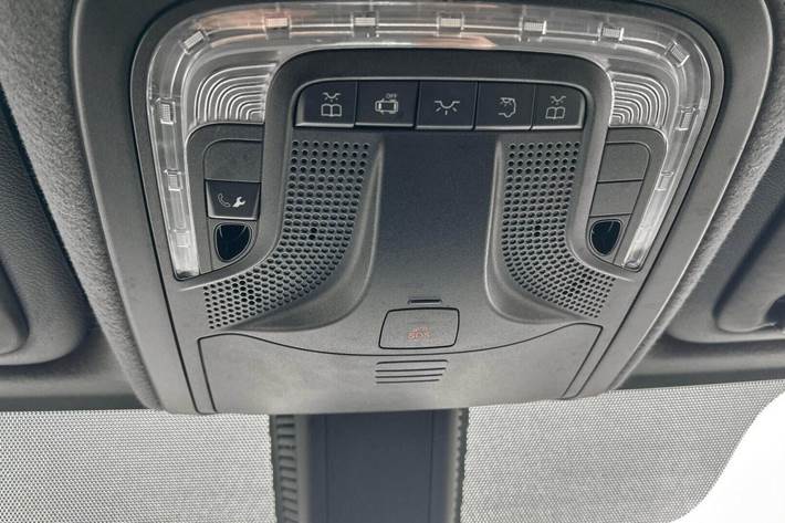Hvid Mercedes Sprinter 317 fra 2024