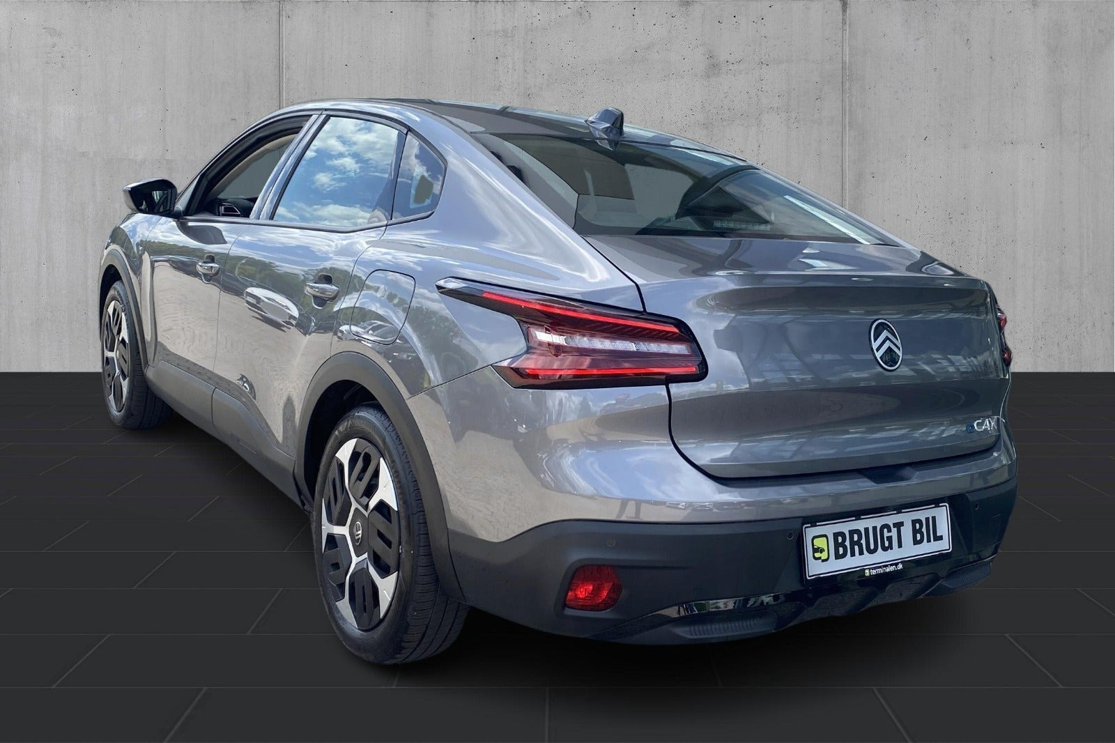 Grå Citroën ë-C4 X fra 2025