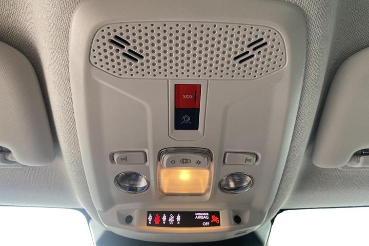 Grå Citroën ë-C4 X fra 2025