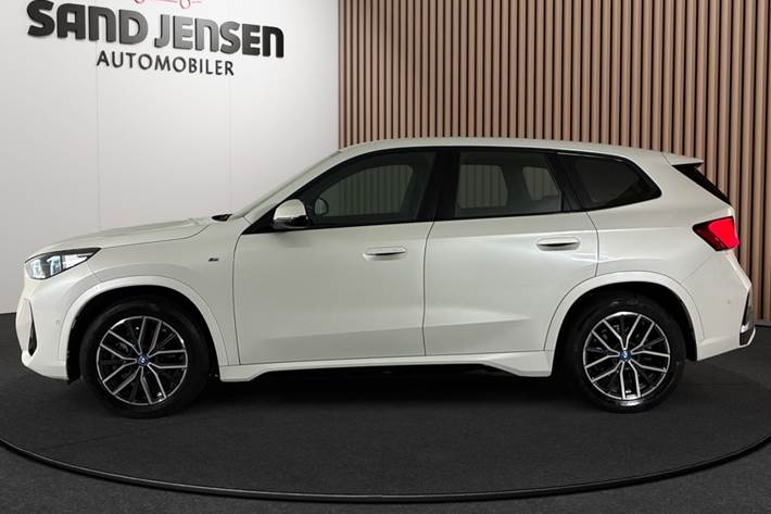 Hvid BMW iX1 fra 2023
