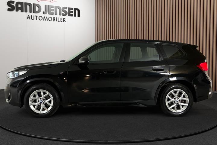 Sort BMW iX1 fra 2023