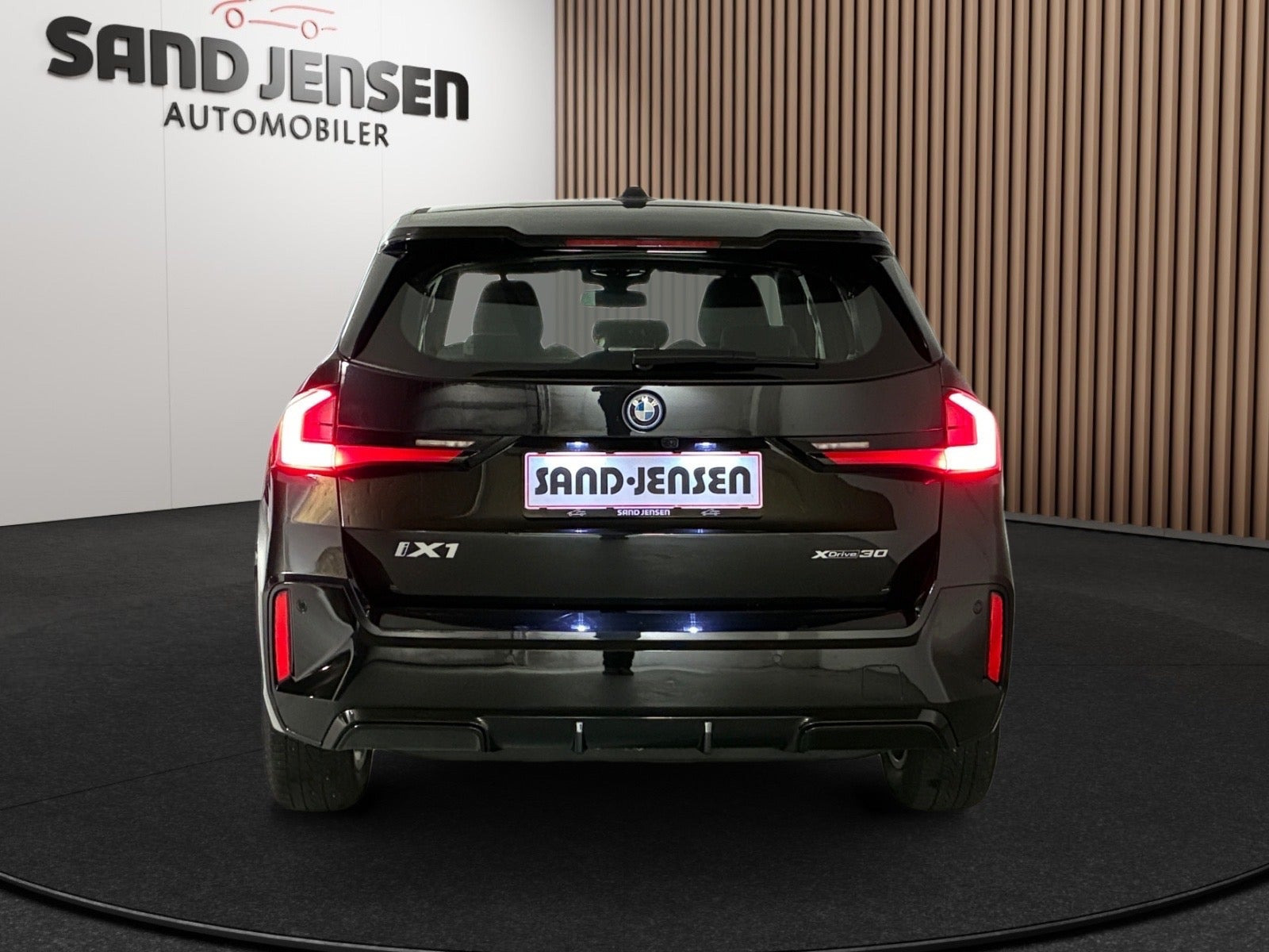Sort BMW iX1 fra 2023