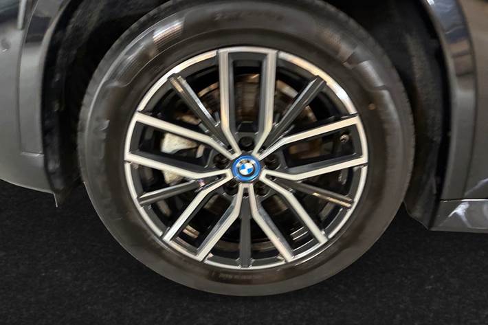 Sort BMW iX1 fra 2025