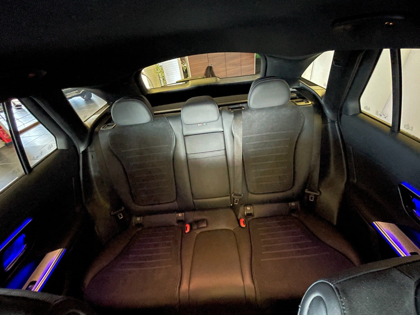 Sølv Mercedes GLC300 e fra 2023
