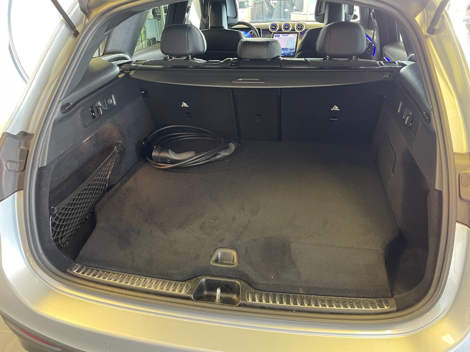 Sølv Mercedes GLC300 e fra 2023