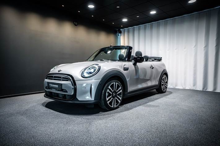 Grå Mini Cooper fra 2022
