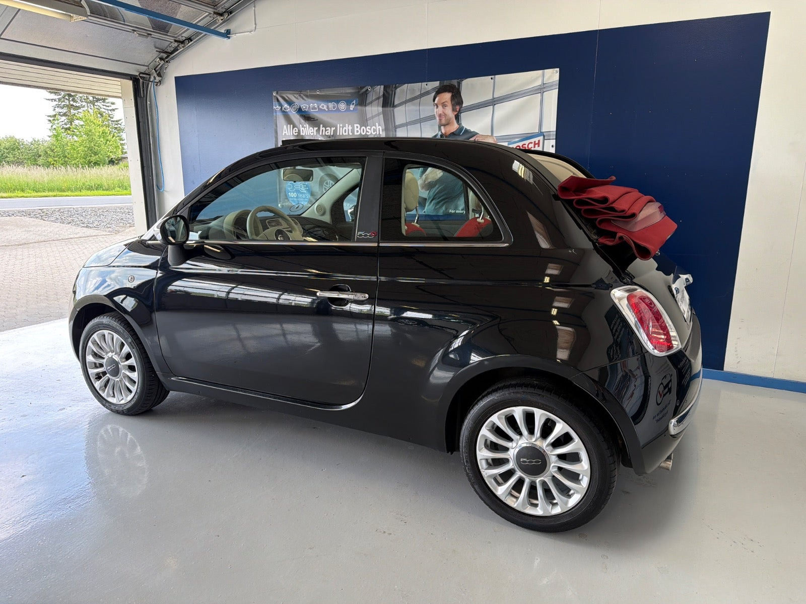 Sort Fiat 500C fra 2015
