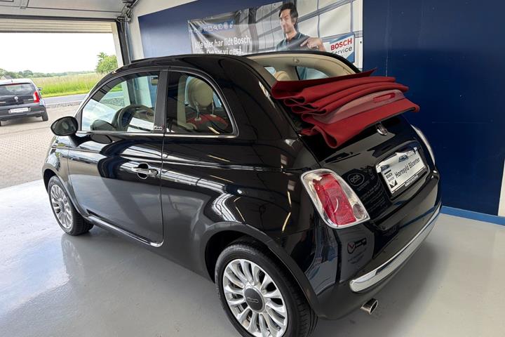 Sort Fiat 500C fra 2015