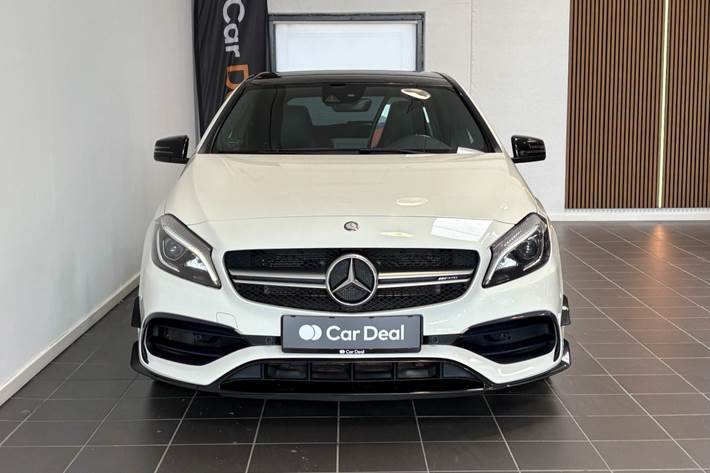 Hvid Mercedes A45 fra 2017