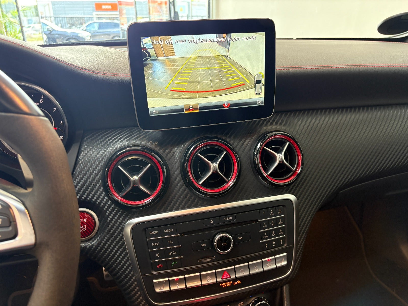Hvid Mercedes A45 fra 2017