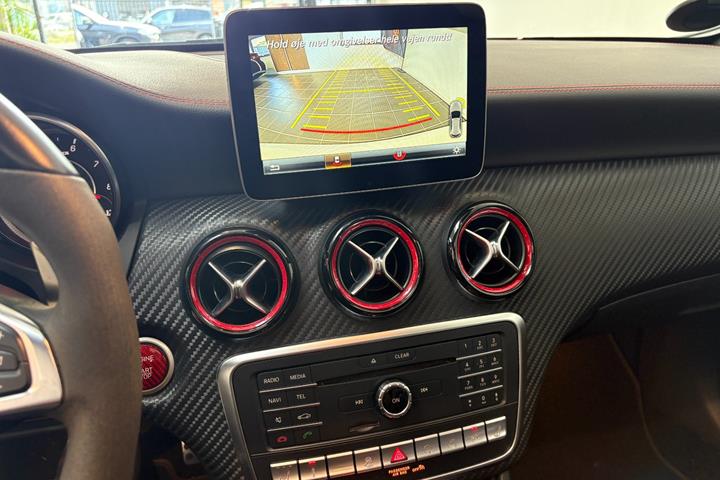 Hvid Mercedes A45 fra 2017