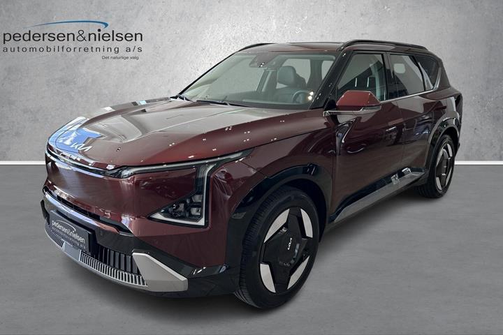 Rød Kia EV5 fra 2026 set udefra
