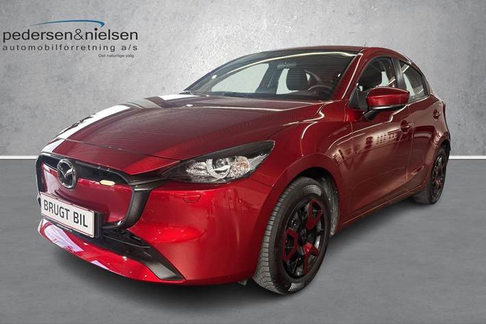 Rød Mazda 2 fra 2024