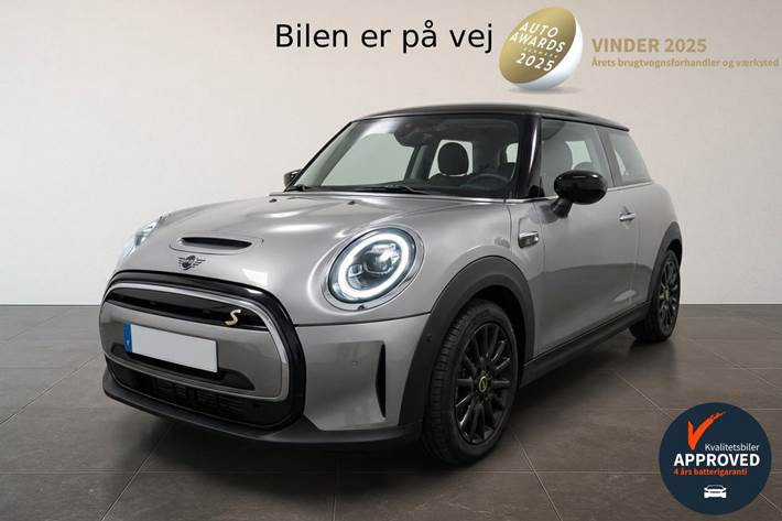 Sølv Mini Cooper fra 2023