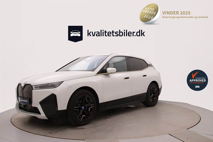 Hvid BMW iX fra 2023